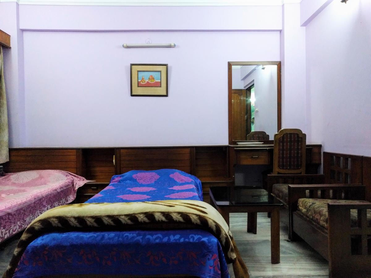 Ashray Guesthouse Калькутта Экстерьер фото