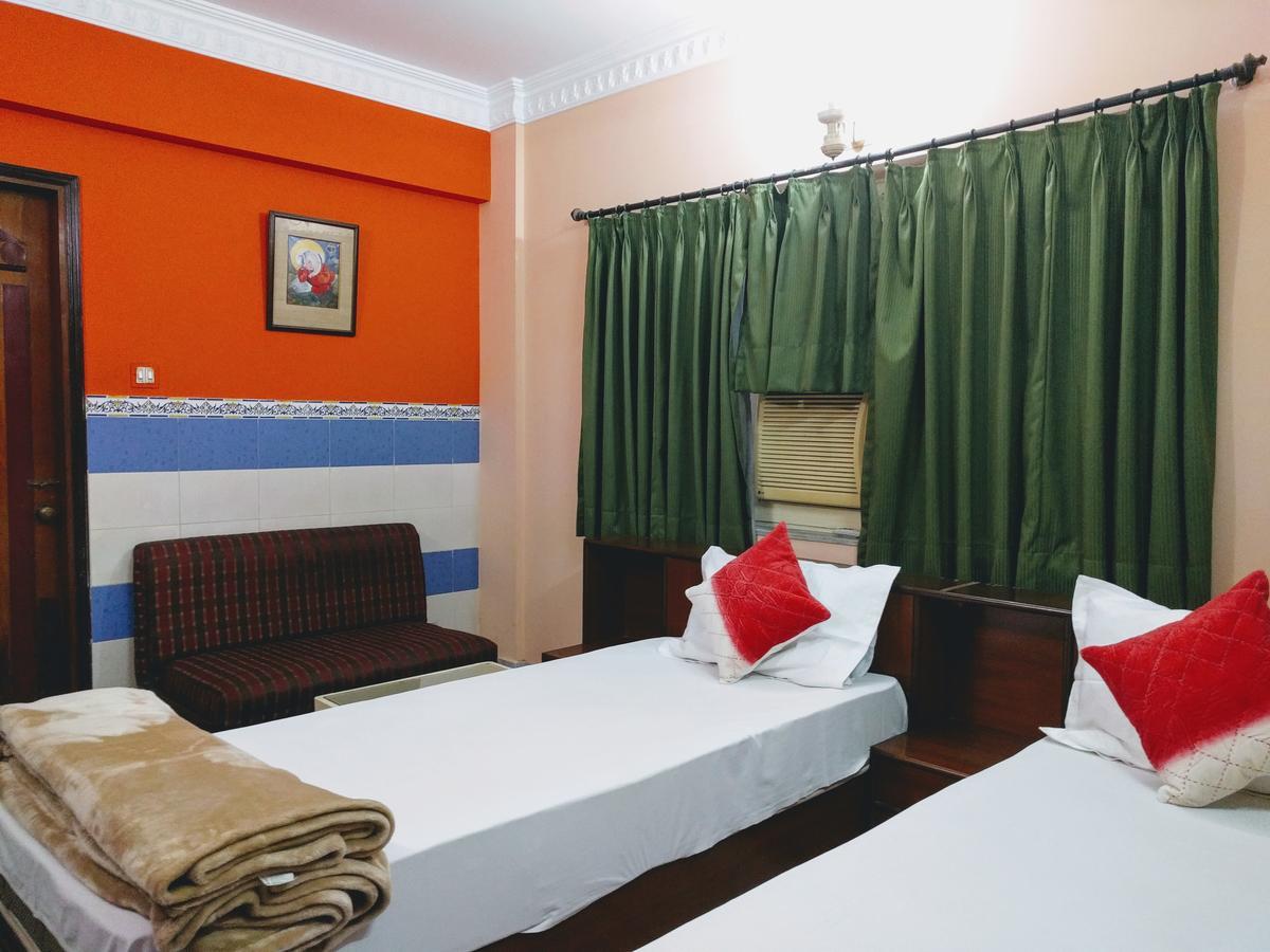 Ashray Guesthouse Калькутта Экстерьер фото
