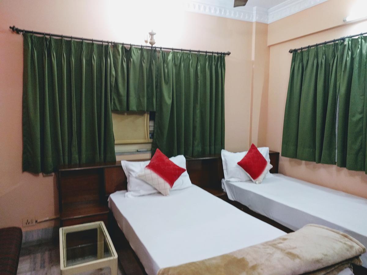 Ashray Guesthouse Калькутта Экстерьер фото